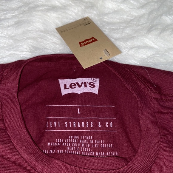 Levi’s Strauss Co Tshirt Size Large - Picture 2 of 2